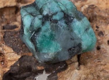 esmeralda_bruta_unidade_media_3_a_4_cm_pedra_do_ano_2020_1487_2_20200326153541