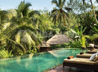 w-hanging-gardens-of-bali-luxurious-resort-hotel-ubud-best-honeymoon-wedding-villa-private-romantic-768x432